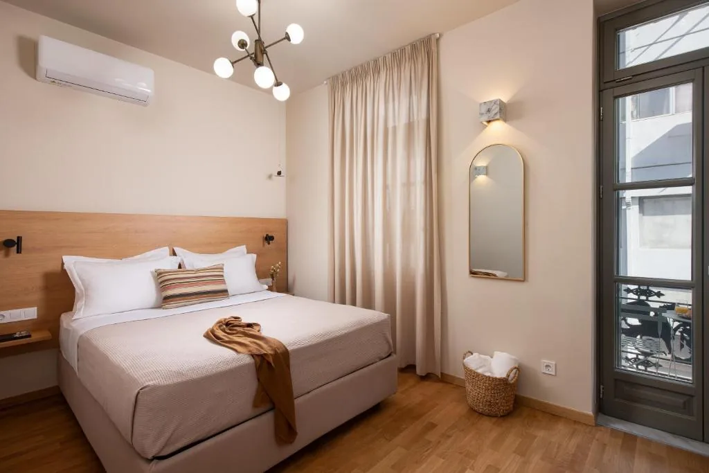 Standard Δωμάτιο με Μπαλκόνι — Living Yard Acropolis